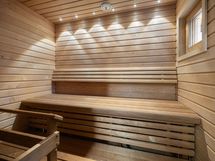 Ikkunallinen uusittu sauna