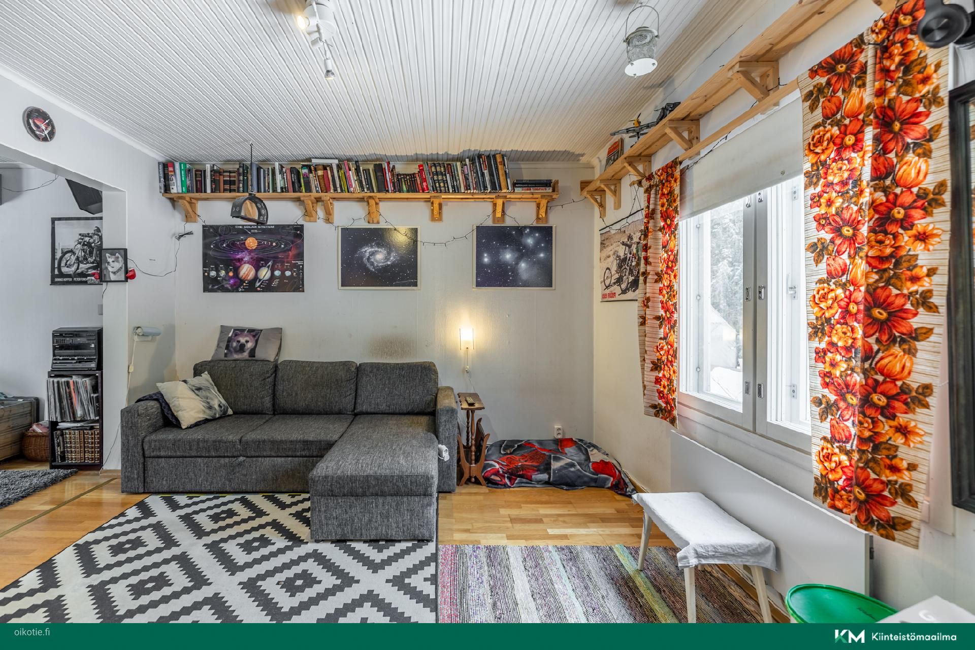 Omakotitalo, Tupakeittiö, takkah., oh, wc, yläkerta: 2 h, kph, s, 104,8 m², Kantala - Lisää
