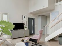 Näkymä keittiöstä sisääntuloon