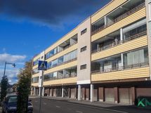 Julkisivu kadulle päin