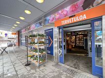 Noin 500m säteellä on ruokakauppoja.