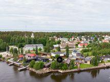 Näkymä mereltä omalle kulmatontille
