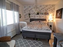 Makuuhuone 1 keittiön lähellä