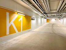 Autohallipaikat 39 ja 40 sijaitsevat K1-kerroksessa, josta on esteetön kulku hissille