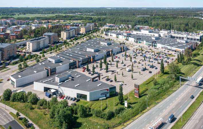 Liiketila, 2 500 m², Pakkala