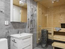 Asumismukavuutta lisää oma kylpyhuone/saunaosasto