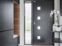 Eteisessä myös iso vaatehuone