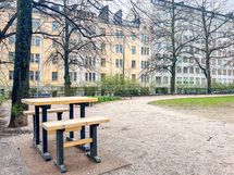 Vieressä hyvät ulkoilumahdollisuudet puistoissa.