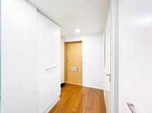 Eteisessä on kaappitilaa mukavasti