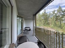 Kerhohuoneen terassi