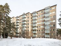 Parvekkeen puolen julkisivua