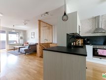 Keittiö ja olohuone