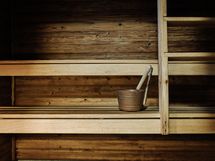 Tunnelmallinen sauna, neljän perheen yhteinen