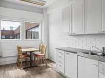 B 24, 150 m²