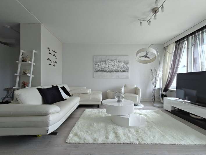 Kerrostalo, 3 h + k + kph + eril.wc + 2 x vh + 2 x parveke, 75 m², Kontula, Helsinki