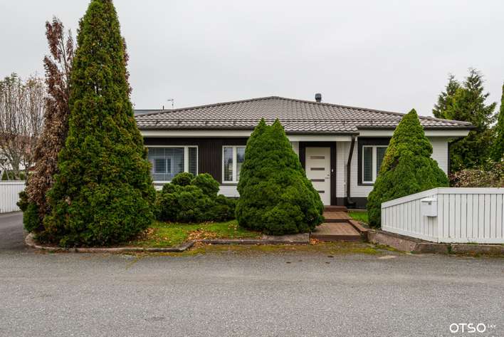 Omakotitalo, 3-4mh+oh+k+2xwc+khh+ph+s+at+piharakennus, 145/180 m², Uusikoivisto, Pori