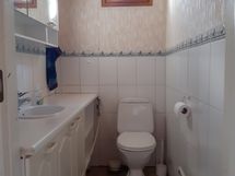 Erillinen wc.