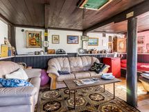 Piharakennuksen oleskelutila