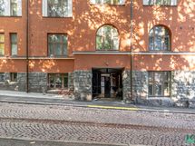 Sisäänkäynti Kaikukujalta