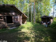 Pihasauna sekä varasto