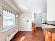 Tilaa löytyy hyvin ruokapöydälle.