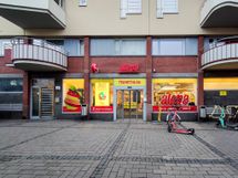 Alepa heti kulman takana.