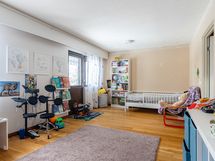 alakerran makuuhuone