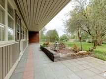 Alakerran terassi