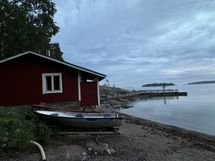 Yhdistyksen puulämmitteinen rantasauna