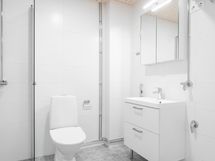 Peilikuva samantyyppisestä asunnosta