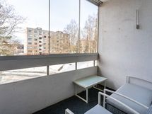 Lasitettu parveke, jonne käynti makuuhuoneesta