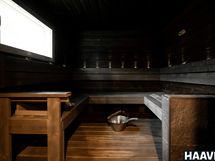 Tunnelmallisessa löylyhuoneessa on puulämmitteinen kiuas