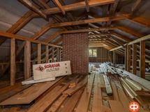 Rakentamaton yläkerta, varaukset asuintiloille!