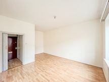 Huone on siisti ja remontoitu n. 4 vuotta sitten