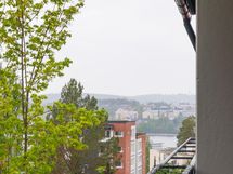 Näkymä yläkerran parvekkeelta