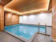 Yhtiön upea sauna- ja uima-allastila