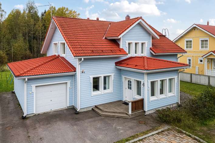 Omakotitalo, 6h, k, rt, kph, s, khh, wc, at, 215/242 m², Nummenkylä, Järvenpää