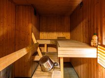 Kellarikerroksen sauna