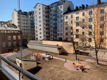 Taloyhtiön uusittu sisäpiha