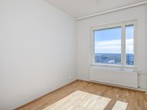 Makuuhuone etelän suuntaan merinäkymin