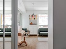 Eteisessä peililiukuovikaapistot