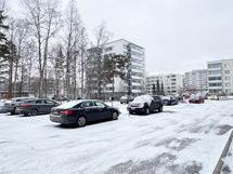 Taloyhtiön omalta pysäköintialueelta vuokrataan paikat jonotusjärjestyksessä.