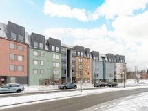 julkisivu Vuoreksen puitokadun puolelta