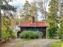 Taloyhtiön rantatalo "Pilvilinna"