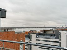 Taloyhtiön saunatiloista merinäkymä