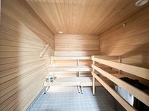 Taloyhtiön sauna.
