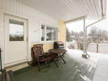 oleskelupihan puolelta