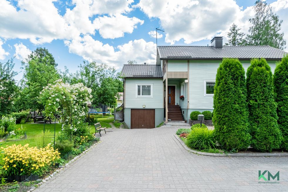 Sisääntulo tontille