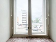 Parven edessä on näkymä pohjoisen suuntaan.