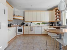 Keittiön kaapistot kuva 3.